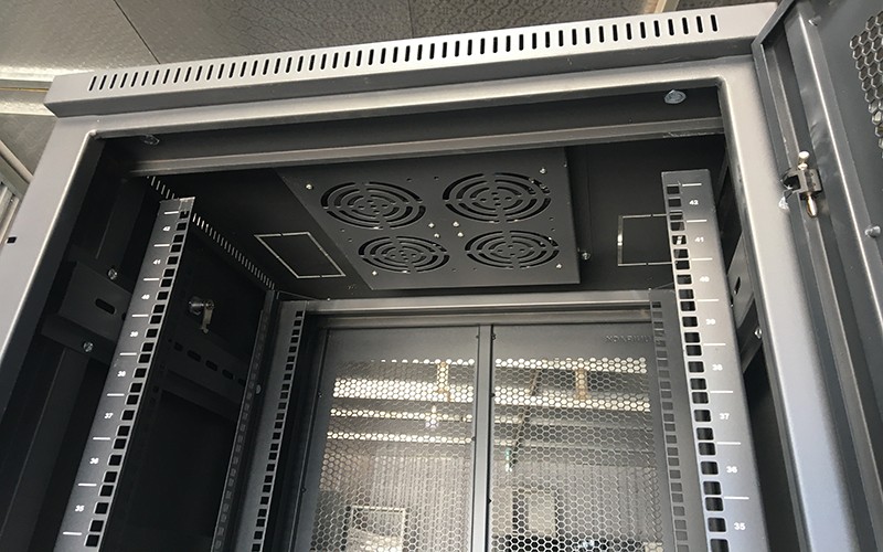 Cho thuê chỗ đặt máy chủ HPE với tủ Rack chuyên dụng 42U