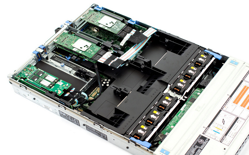 Máy chủ Dell PowerEdge R740 tự động hóa quản lý hệ thống